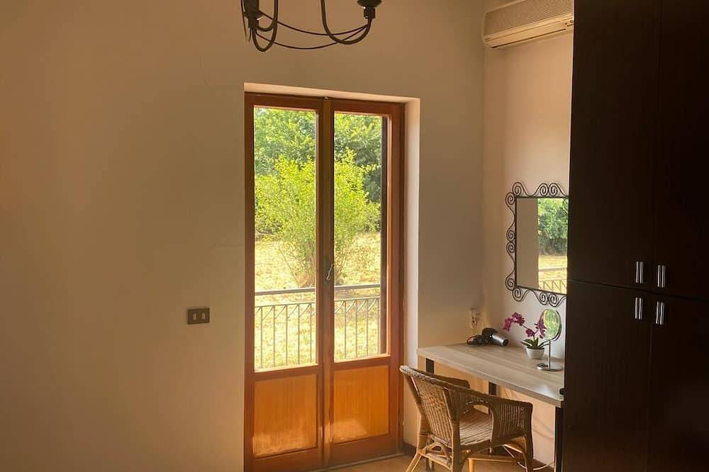 Villa climatizzata con piscina privata e vista mozzafiato in Paliano, Provincia di Frosinone