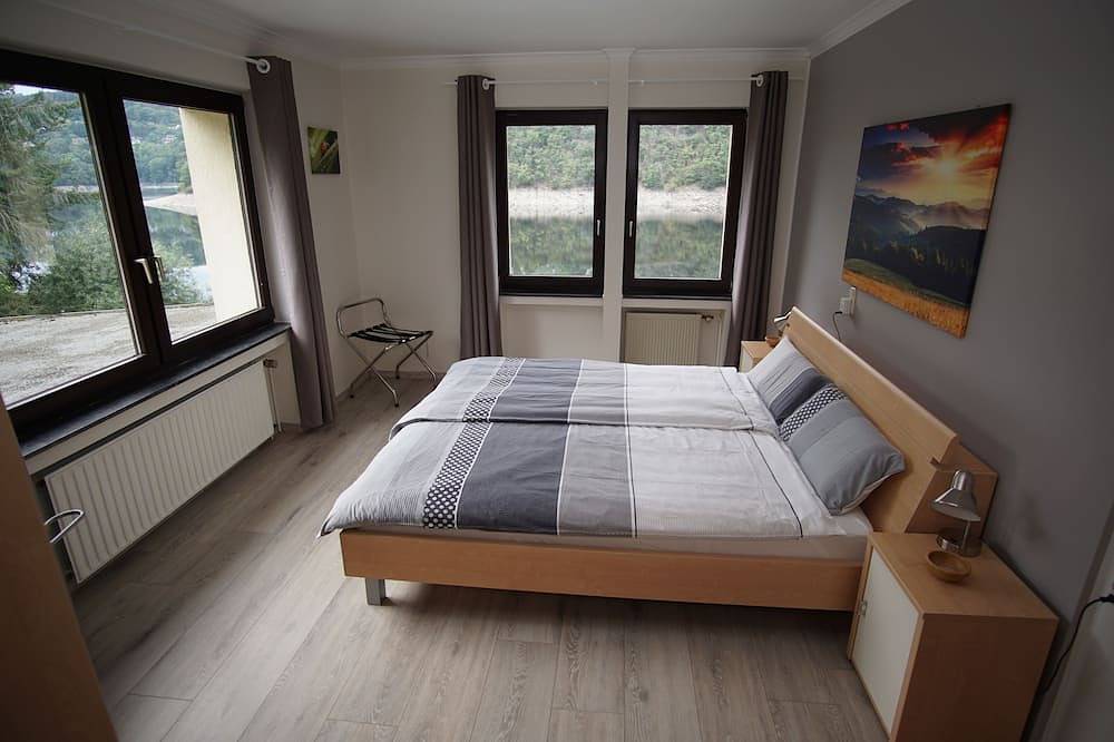 Ferienhaus Fuchsloch: Viel Platz für 6-12 Personen am Rurseeufer in Simmerath, Rureifel (Nordrhein-westfalen)