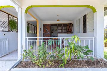 Appartement de vacances pour 4 personnes, avec jardin et terrasse dans DOM-TOM
