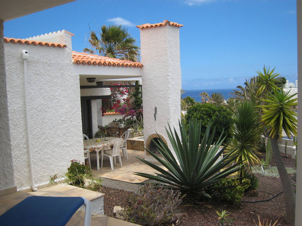 Holiday Chalet 'Chalet Poris' with Sea Views, Private Pool and Wi-Fi in Porís de Abona, South Tenerife