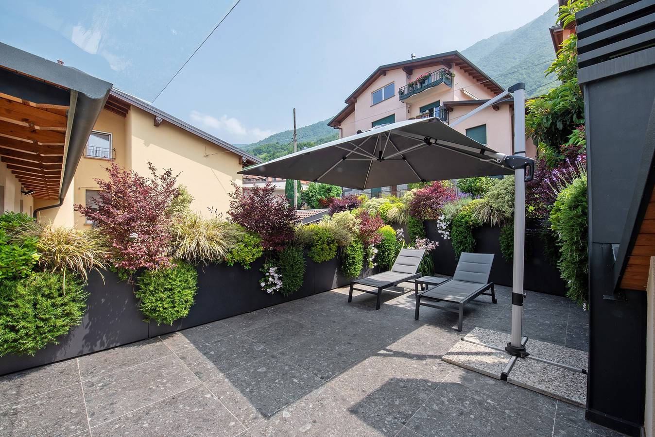 Appartement entier, Appartement "Luxury Lakefront Penthouse" avec vue sur lac, Wi-Fi et climatisation in Lezzeno, Lac de Côme