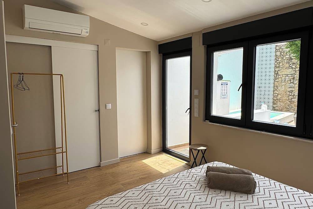 Charming 2-bedroom house with private garden and pool in peaceful Setúbal in Setúbal, Halbinsel von Setúbal