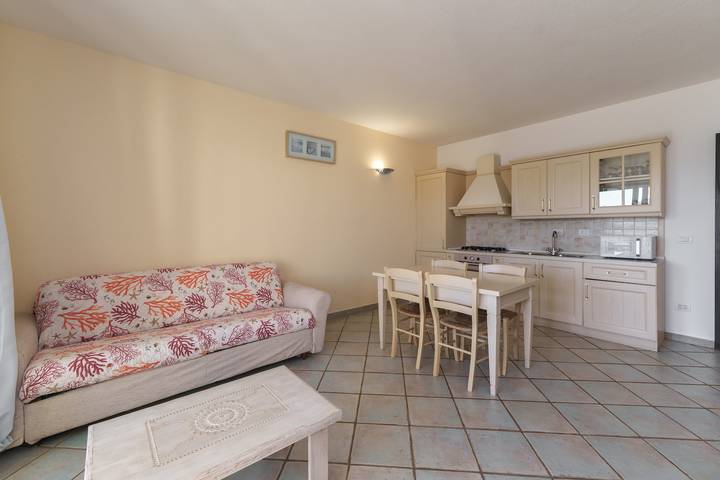 Hel lejlighed, Apartment 'Casa Vacanze Maracuja' with Shared Pool, Shared Terrace and Air Conditioning in Murta Maria, Olbia