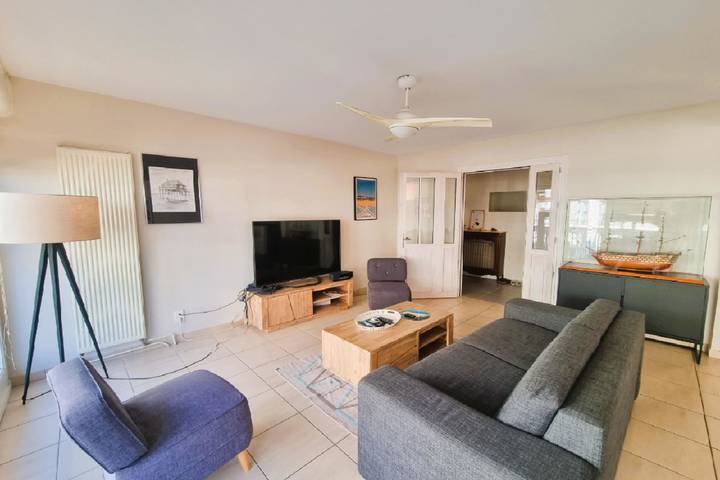 Gîte pour 5 personnes, avec balcon, adapté aux familles dans Gare D Arcachon