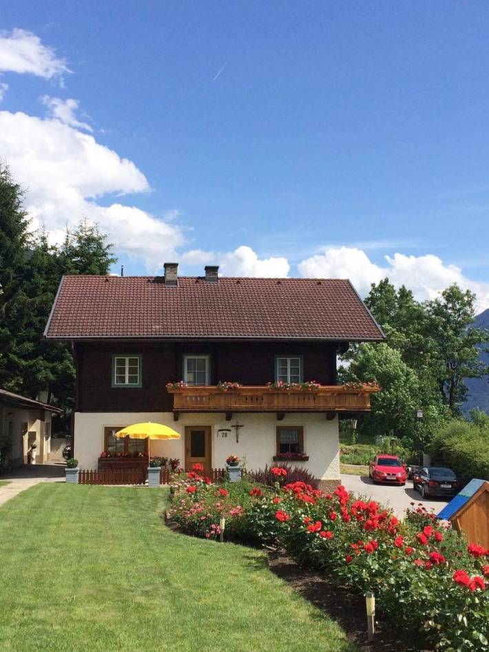 Ferienwohnung für 4 Personen, mit Balkon und Terrasse sowie Garten und Ausblick