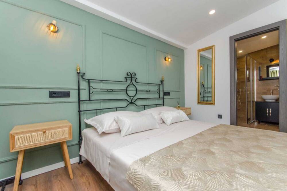 Villa sa bazenom i jacuzzijem u Dalmatinskoj zagori na 20 min od Splita in Dalmatinisches Zagora