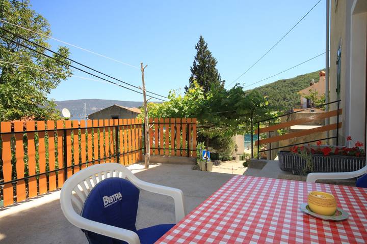 Ferienwohnung für 3 Personen, mit Balkon/Terrasse in Valun
