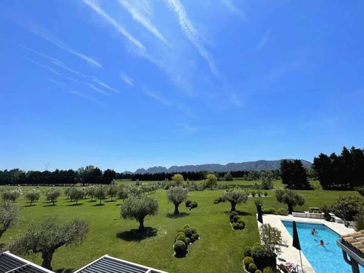 Appartement de vacances pour 14 personnes, avec terrasse ainsi que jardin et piscine, adapté aux familles