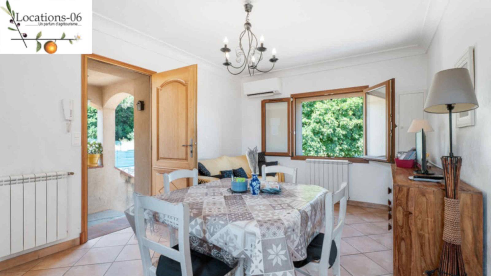 Locations-06 La Maison De Noelie 1er Etage Gite 4 étoiles En Agritourisme in Le Bar-sur-Loup, Côte méditerranéenne (France)