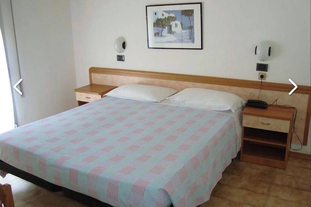 Apartamento entero, Hotel vacation just 50 m from the beach, your 4-legged friend admitted for free in Igea Marina, Bellaria-Igea Marina