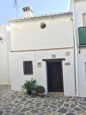 Maison de campagne pour 4 personnes, avec balcon et vue à Parauta