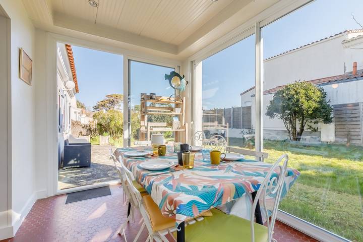 Location de vacances pour 7 personnes, avec terrasse et jardin, animaux acceptés dans La Grande plage (Saint-Gilles-Croix-de-Vie) - 3