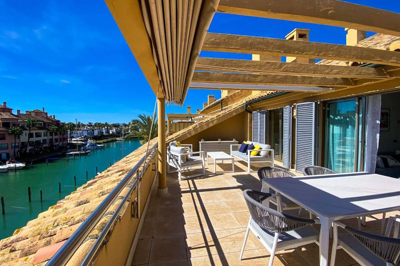 Apartamento inteiro, Ribera del Dragoncillo Sotogrande Marina in Sotogrande, San Roque
