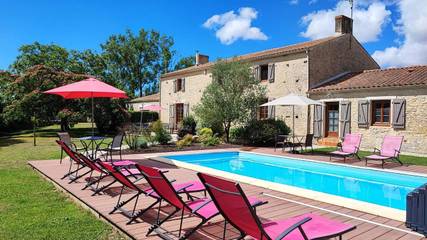 Chambre d’hôte pour 2 personnes, avec jardin ainsi que terrasse et piscine à Champagné-les-Marais