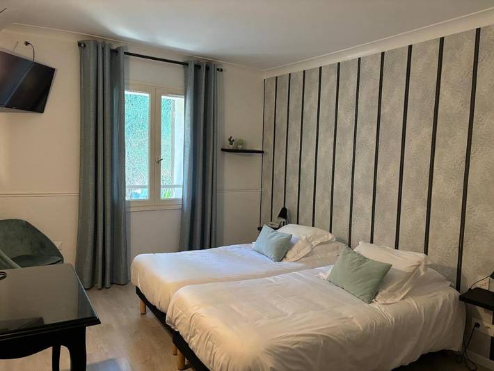 Hôtel pour 2 personnes, avec piscine et jardin à Châteauneuf-du-Pape - 2