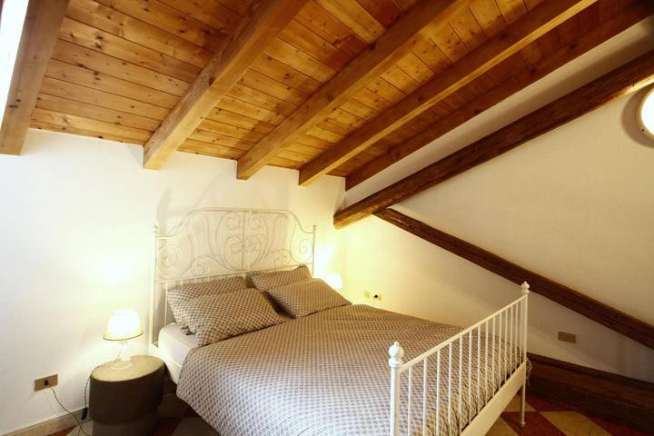 Gîte pour 4 personnes, avec Jardin dans Varena