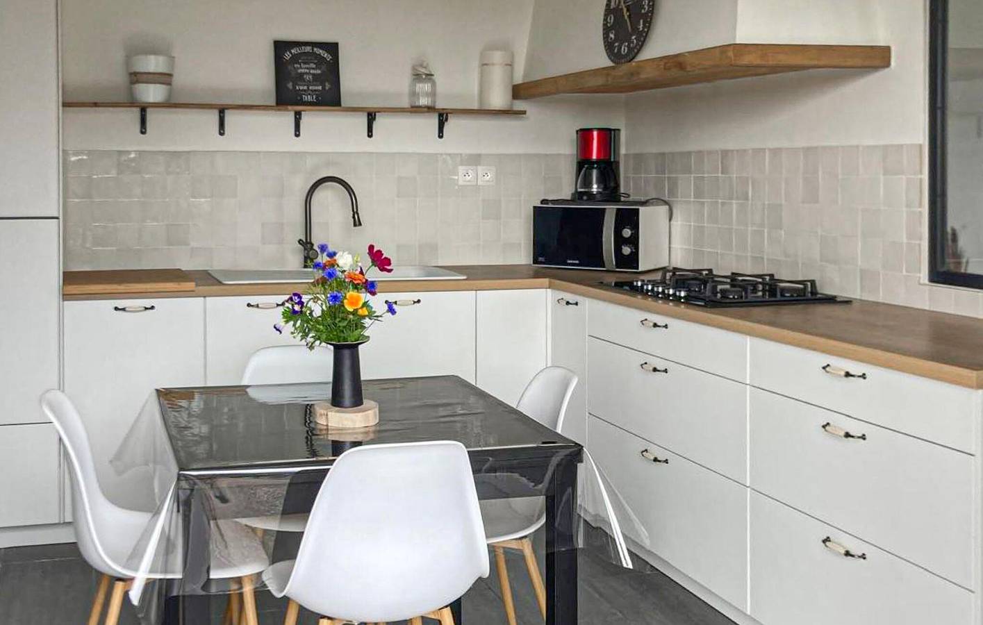 Appartement confortable 1 chambre avec parking, télévision et jardin in Parigné, Fougères-Vitré