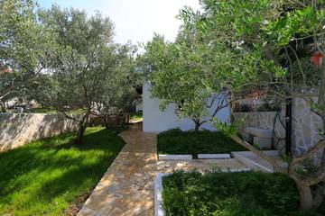 Ferienhaus für 8 Personen in Preko, Insel Ugljan, Bild 1