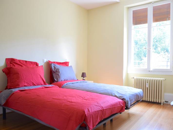 Appartement entier, Spacieux appartement à Évian-les-Bains avec balcon et garage in Évian-les-Bains, Région de Thonon-les-Bains
