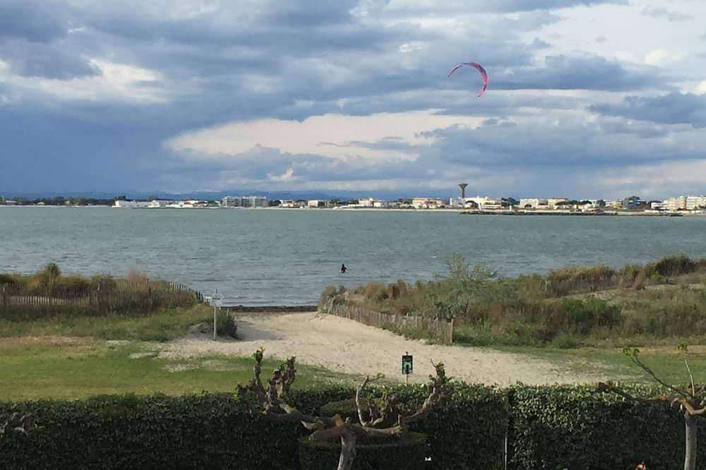 Entire apartment, P2cabin direct beach Port-Camargue-Sea view in Port Camargue, Le Grau-du-Roi
