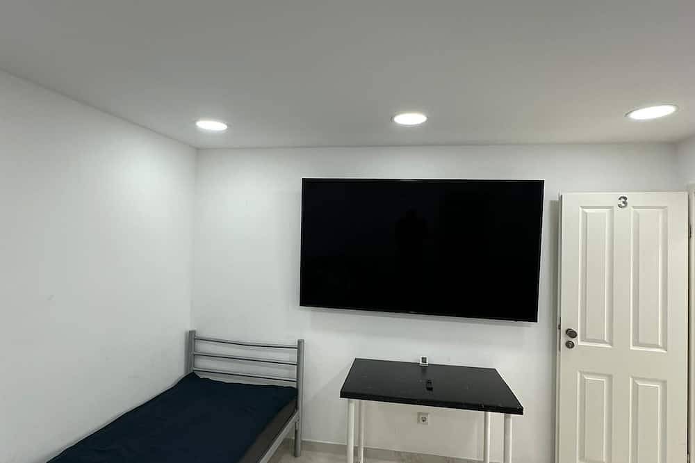 Ganze Wohnung, 3-Zkb 75\" Sat-Tv Küche Stellplatz für 6 Gäste in Waldbronn, Nordschwarzwald