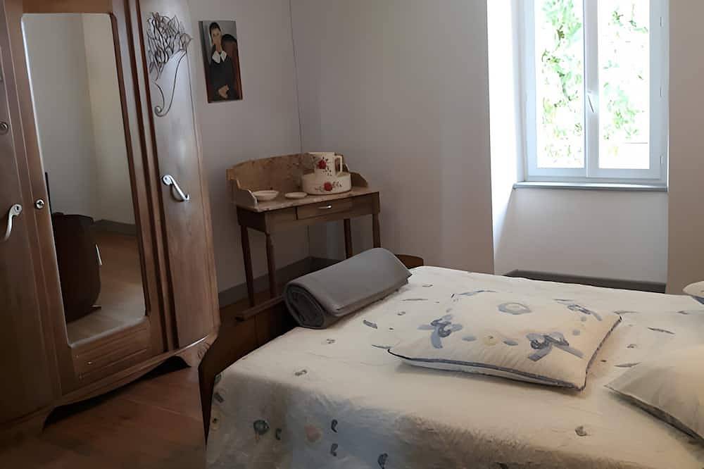 Chambre d’hôtes « La Ferme Du Marronnier » avec terrasse privée, jardin commun et Wi-Fi in Valence-d'Albigeois, Région d'Albi