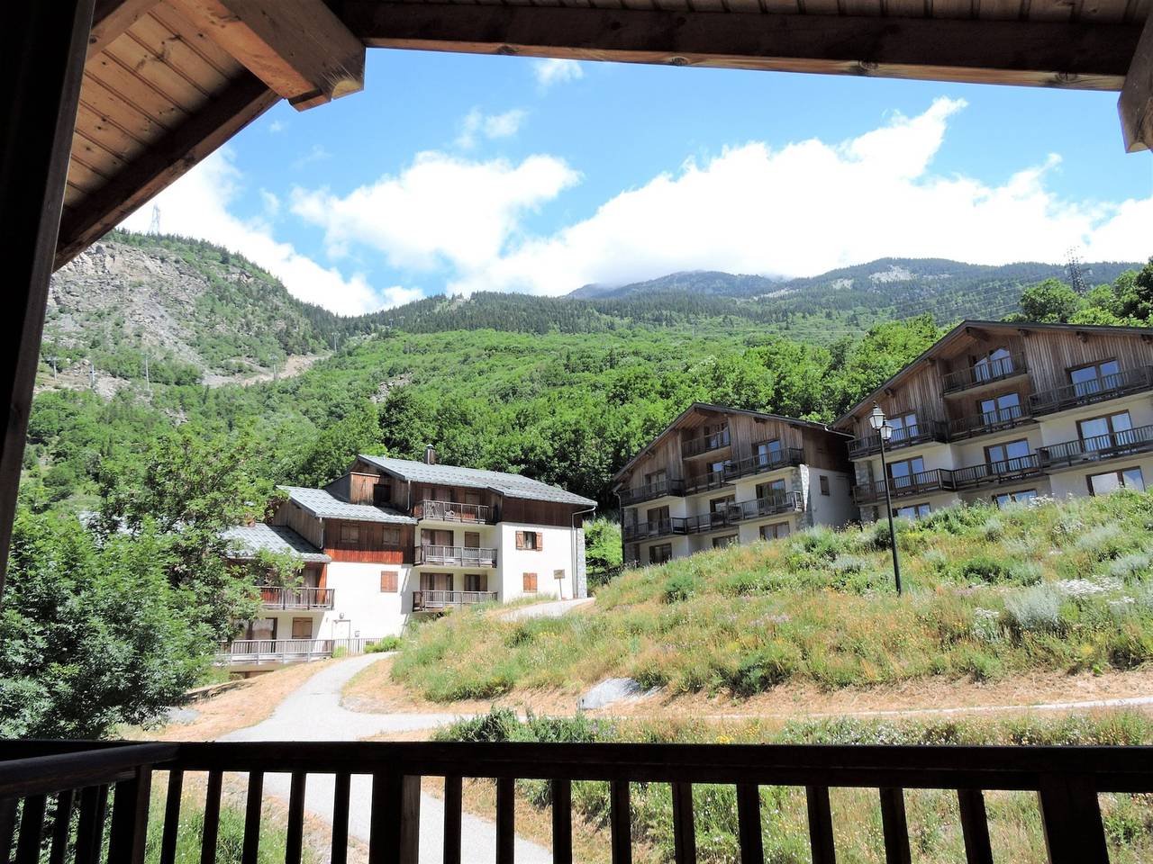 Apartamento entero, Apartment in Orelle with balcony in Orelle, Región de Saint-Jean-de-Maurienne