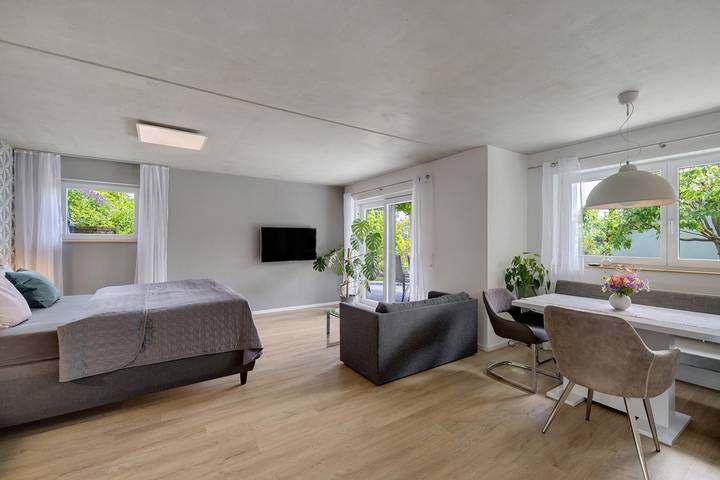 Ganze Wohnung, Ferienwohnung 'Frieda' mit Bergblick, privater Terrasse und Wi-Fi in Frickingen, Region Bodensee-Oberschwaben