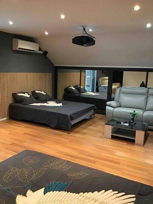 Location de vacances pour 10 personnes, avec vue ainsi que terrasse et piscine à Ychoux - 3