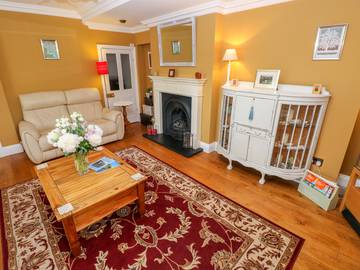 Cottage for 6 People in Kidwelly, Carmarthenshire, Photo 2