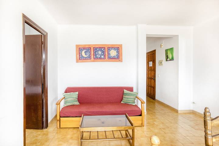 Apartamento entero, "Apartamento Mediterranean View 3-4" cerca de la playa con terraza y Wi-Fi in Platja del Port (Llanca), Llansá