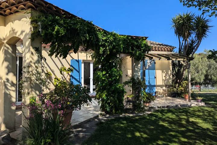 Location de vacances pour 10 personnes, avec jardin, animaux acceptés à Le Pradet
