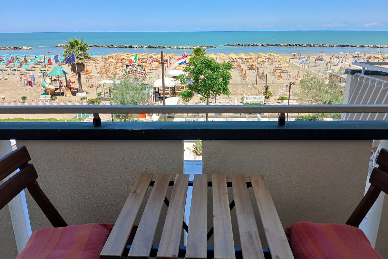 Ganze Wohnung, Ferienwohnung für 6 Personen mit Balkon/Terrasse in Torre Pedrera, Rimini Provinz