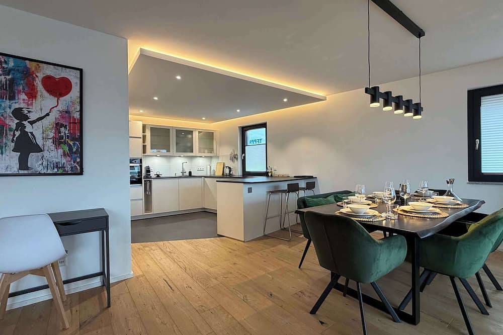 Ganze Wohnung, 6 Beds Modern Penthouse near Basel w/Jacuzzi in Weil am Rhein, Landkreis Lörrach