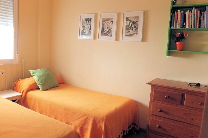 Apartamento entero, Tranquilo, 2 D, Climatizado Entero, Parking De Pago, Recogida Gratis. in Casco Antiguo, Sevilla