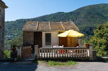 Appartement « Maisonnette Chez Aurèle » avec vue sur la montagne