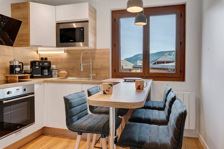 Apartamento entero, Apartamento 'Le Belle Vue': vistas a la montaña, jardín compartido y Wi-Fi in Villard-de-Lans, Parc naturel régional du Vercors