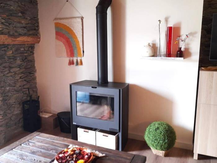 Entire holiday apartment, Apartment 2 rooms Center, Fireplace, Balcony, Views & Wi-Fi in Osséja, Parc naturel régional des Pyrénées catalanes