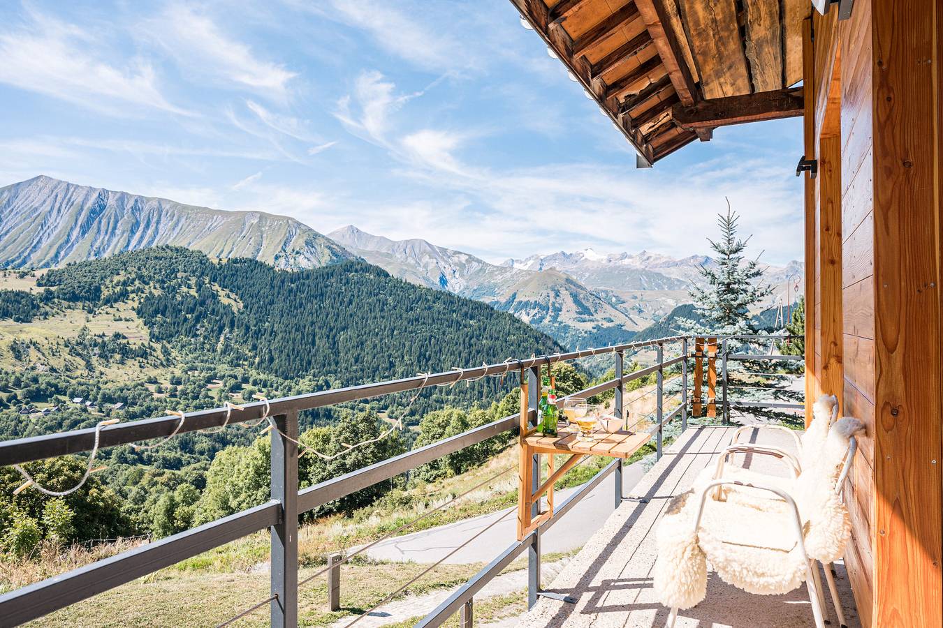 Appartement entier, Appartement 'Grand Aigle - Albiez Montrond' avec vue sur la montagne, terrasse privée et Wi-Fi in Col du Mollard, Albiez-Montrond