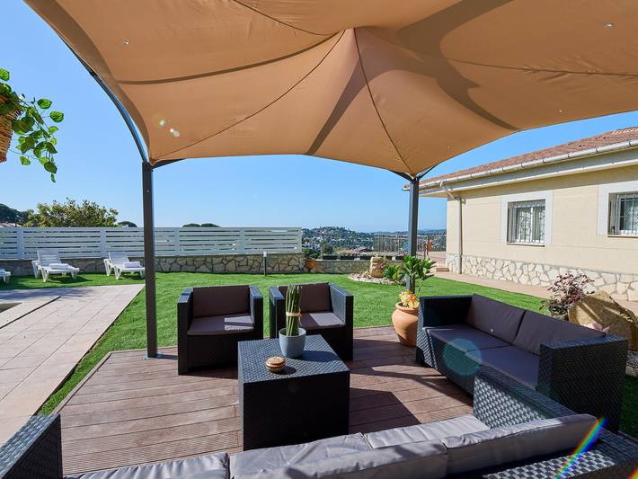 Casa rural para 6 personas, con jardín, Se admiten mascotas en Vidreras - 2