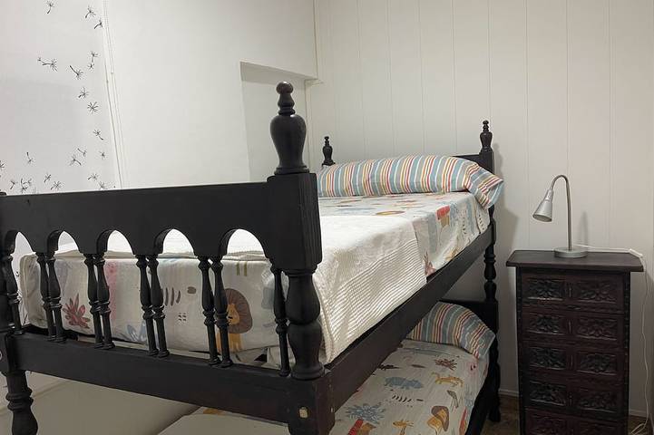 Typical town house on the ground floor, well lit and a large equipped terrace. in Sant Carles de la Ràpita, Costa Dorada