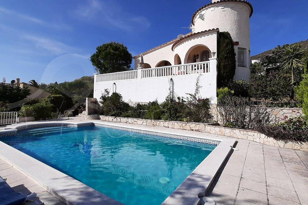Enbonamà: alquiler de casa de vacaciones con piscina privada y bonitas vistas in Palau Sabardera, Alt Empordà