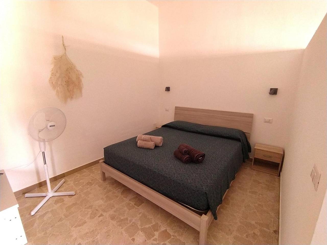 Appartamento intero, Appartamento 'Da Miky Monolocale' con vista montagna, Wi-Fi e aria condizionata in Teulada, Cagliari e Dintorni