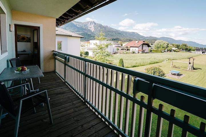 Hütte für 4 Personen, mit Sauna und Balkon sowie Garten am Faaker See