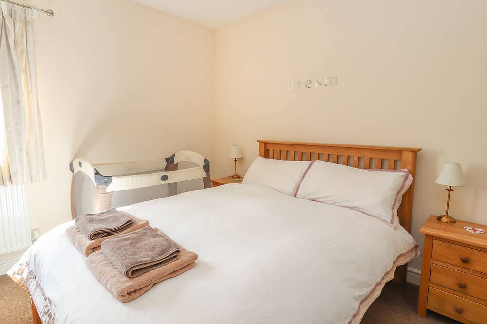 2 Organsdale Cottages, pet friendly, with open fire in Kelsall in Delamere, Cheshire West and Chester
