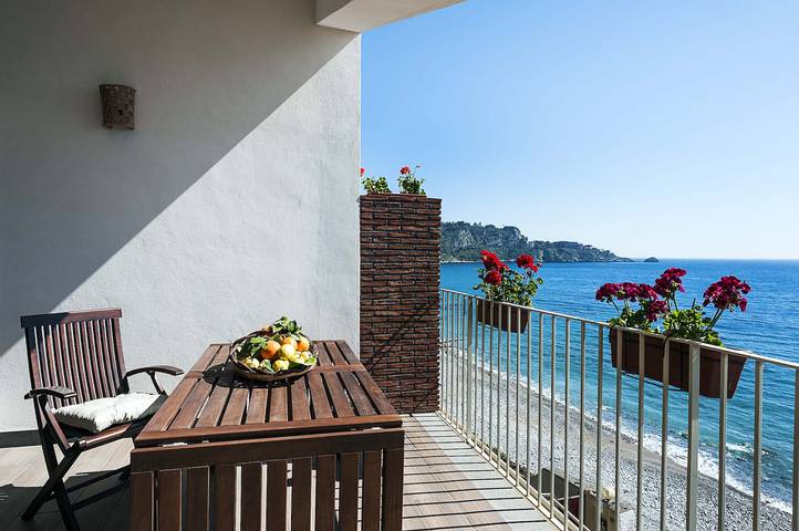 Ferienwohnung für 2 Personen, mit Terrasse in Giardini-Naxos - 2