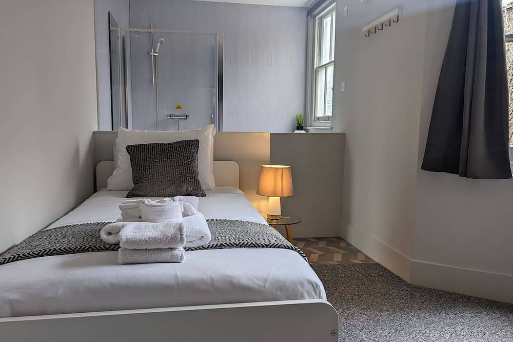 Dover Town Rooms (Single Room 4) in Dover, Kent