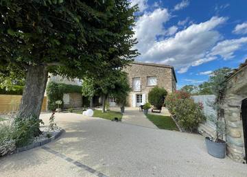 Cottage pour 2 personnes, avec piscine et jardin ainsi que terrasse et vue à Charmes-sur-Rhône