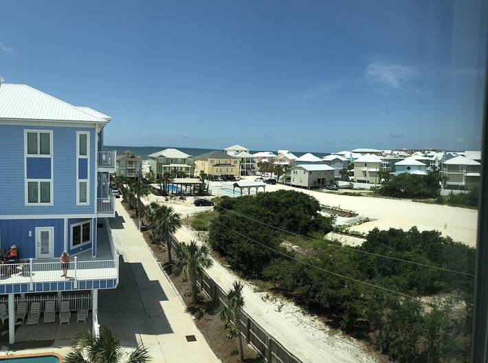 Vacation house for 28 people, with balcony, with pets by Orange Beach
