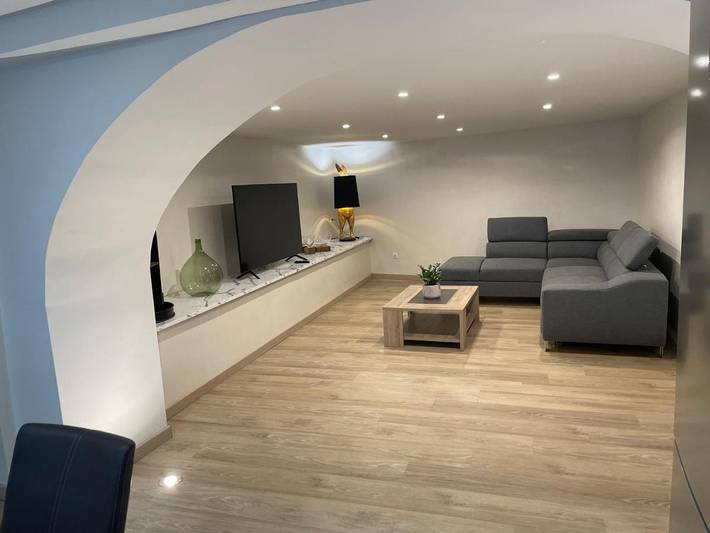 Gîte pour 6 personnes, avec balcon à Cevins